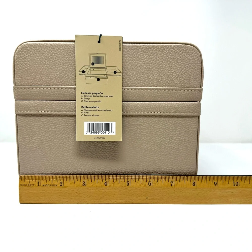 CABOODLES Lifestyle train case, NWT